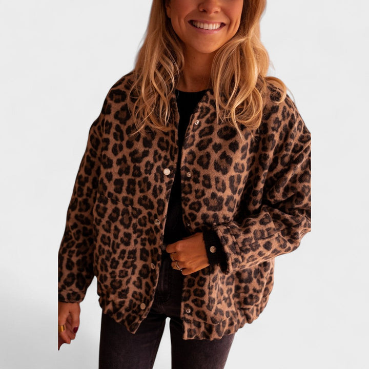 Coral - Abrigo moderno con estampado de leopardo